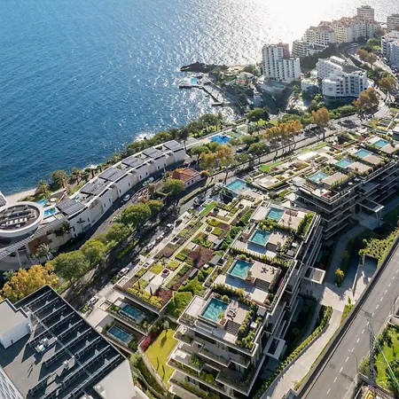 Savoy Monumentalis Iv By An Island