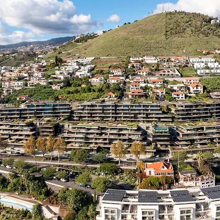 Savoy Monumentalis Iv By An Island