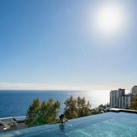 Apartman Savoy Monumentalis Iv By An Island