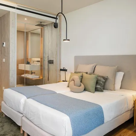 Savoy Monumentalis Iv Luxury And Unmatched Views 丰沙尔