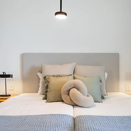 Savoy Monumentalis Iv By An Island Apartman