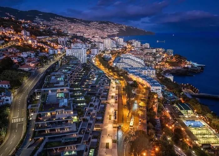 Savoy Monumentalis Iv By An Island